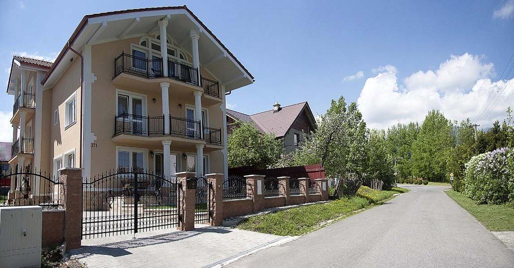Villa Butterfly Nová Lesná エクステリア 写真